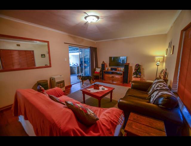 3 BEDROOM HOUSE RENTED IN KABEGA